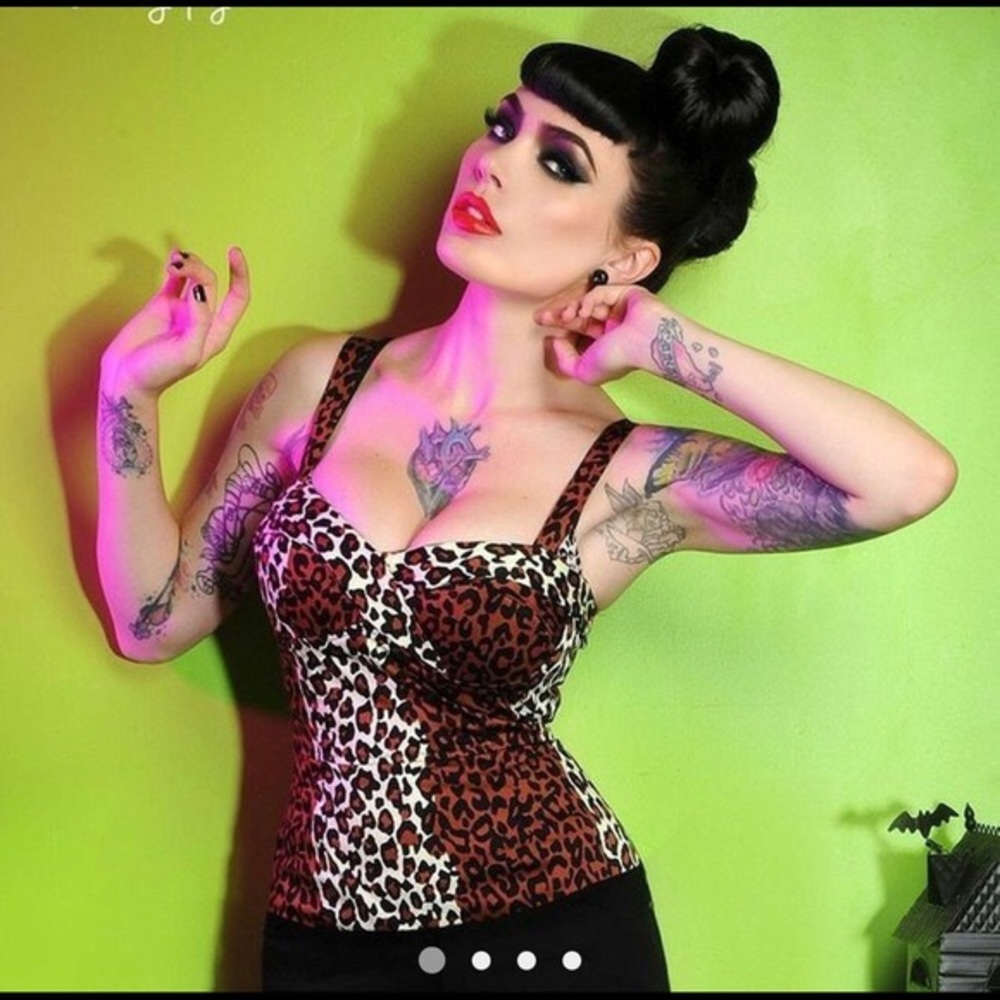 🦄 Deadly Dames Leopard Vamp Top Medium EUC